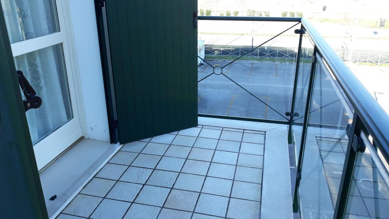 Delle Rose Apartment Eraclea Mare Bagian luar foto
